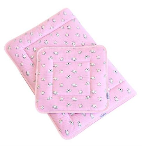 Babydecke Set gefüllt mit winzigen Tieren in Pink